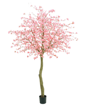 Der künstliche Baum Kirschblütenrosa 330 cm hat einen gebogenen braunen Stamm und üppige rosa Blüten vor einem schlichten weißen Hintergrund.