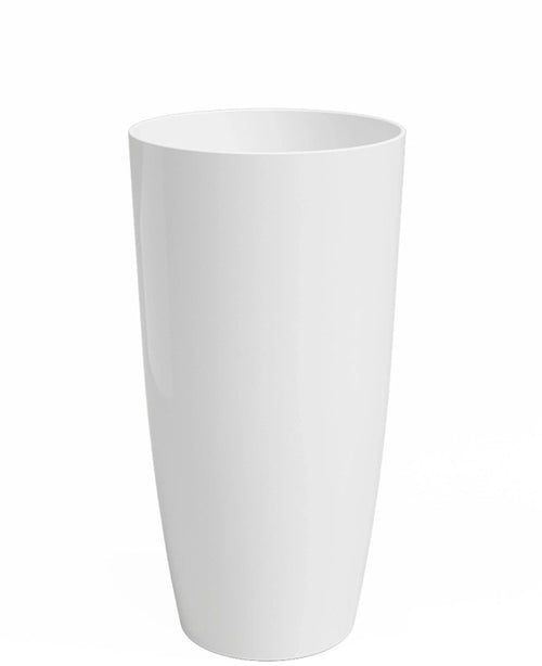 Der Übertopf Santorini ist eine hohe, weiße, zylindrische Vase (Ø27 cm x H40 cm) mit einer glatten, glänzenden Oberfläche. Die Vase steht aufrecht vor einem schlichten weißen Hintergrund.