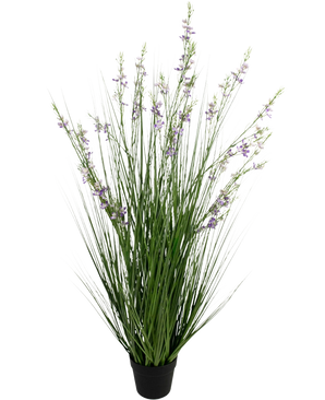 Der feuerhemmende Kunstrasen Hirse-Zwiebelgras Bonsai 120 cm hat hohe, dünne grüne grasähnliche Blätter und lange Stiele mit zarten violetten Blüten in einem schwarzen Topf vor einem weißen Hintergrund.
